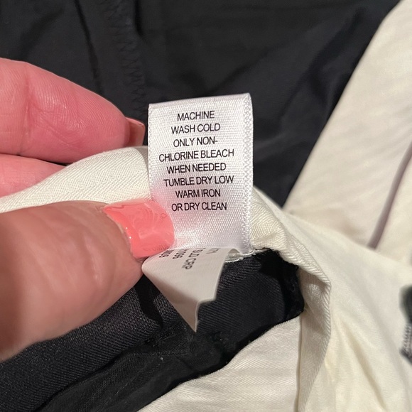 Banana Republic Black Crop/Ankle Length Pants - Picture 5 of 5